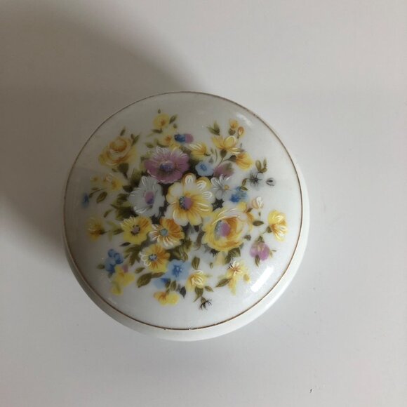 Vintage Floral Ceramic Round Dresser Trinket Box With Lid Made In Japan - Picture 2 of 6